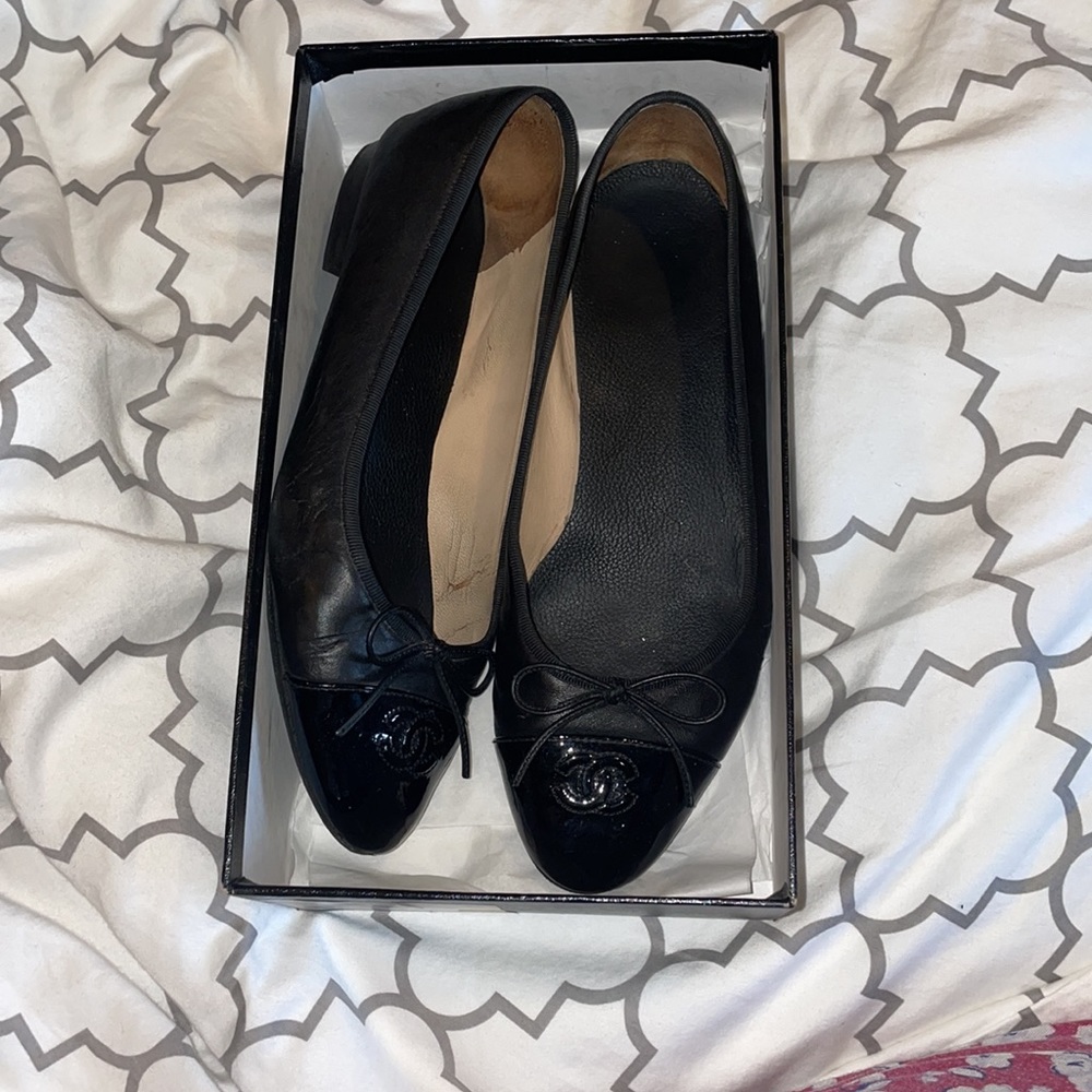 Chanel black classic ballerina flats size 40
